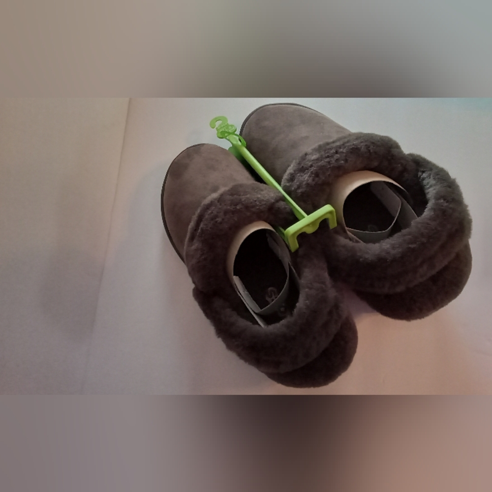 Classic Unforgettable Vegan Suede Clogs - Picture 7 of 11